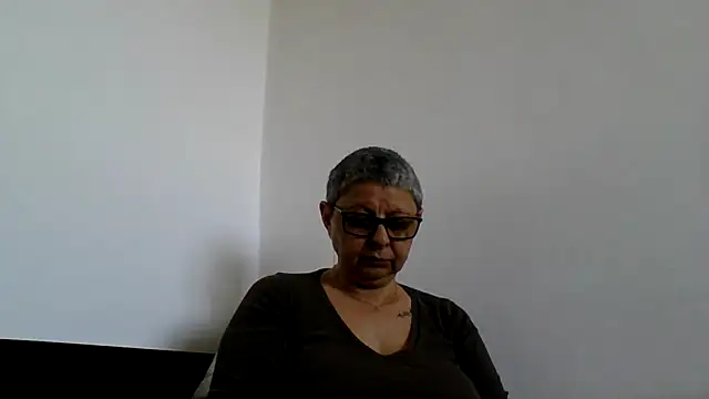 roseblak42 online show from April 28, 8:29 am