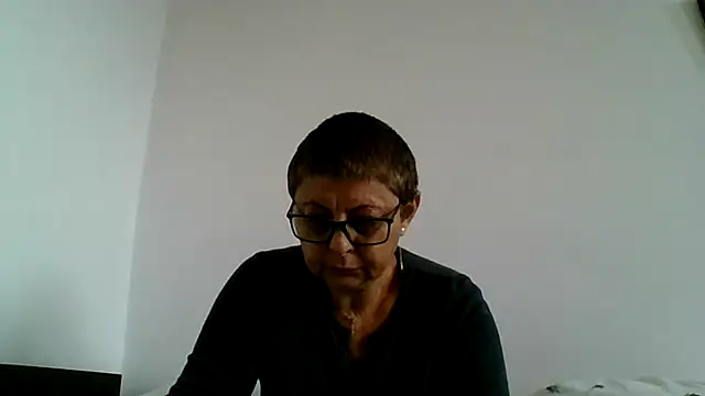 roseblak42 online show from October 2, 12:43 pm