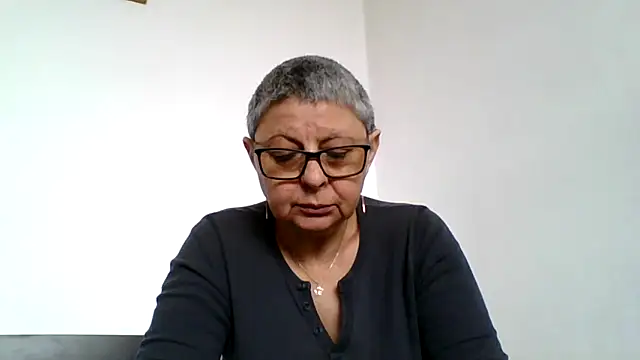 roseblak42 online show from April 22, 10:23 am