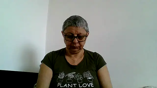 roseblak42 online show from April 29, 12:41 pm