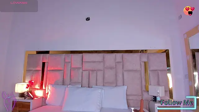 Miss Abigail  online show from October 17, 1:25 pm