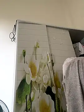 Ruby bear online show from December 5, 6:13 am