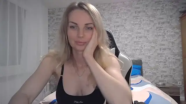 Snapshot of AlissonBia chatting on September 20, 9:02 pm AlissonBia online show from September 20, 9:02 pm