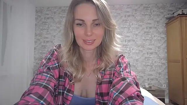 Snapshot of AlissonBia chatting on September 18, 8:29 pm AlissonBia online show from September 18, 8:29 pm