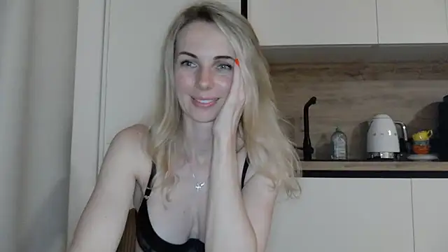 AlissonBia online show from July 18, 8:44 pm