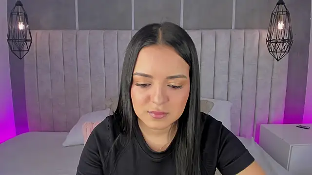 lea gray online show from April 23, 6:54 pm