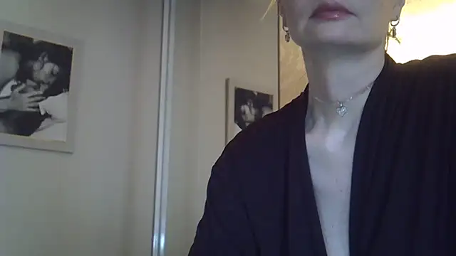 ZarinaSwift online show from April 24, 4:37 am