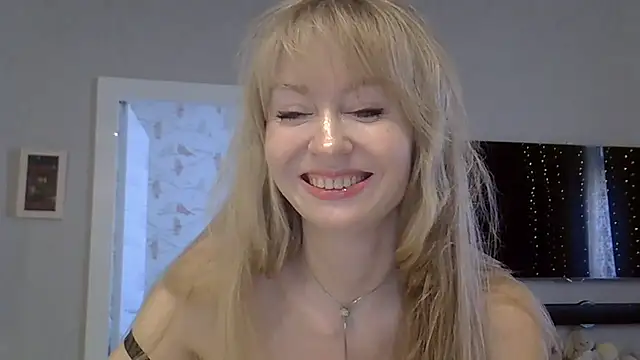 ZarinaSwift online show from February 19, 4:45 am