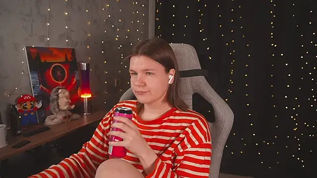 cuteamberlyyy online show from April 21, 12:36 am