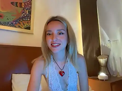 SirenaBelle online show from November 17, 1:28 am