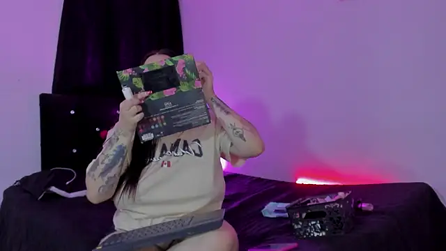 Bad Couple 1 online show from March 4, 2:29 am