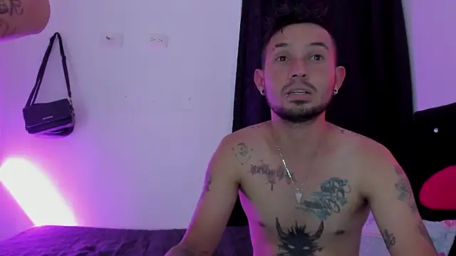 Bad Couple 1 online show from March 5, 4:19 am