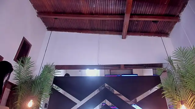 emily-fox online show from April 22, 11:07 am