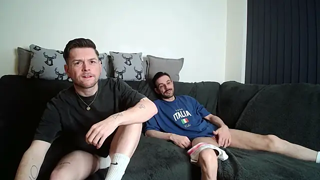 twotwinkhusbandss online show from February 9, 8:55 pm