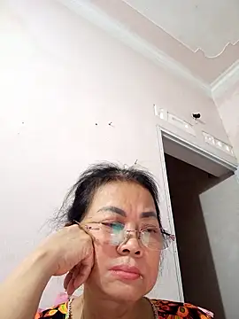 Hotestlove online show from April 24, 1:25 pm