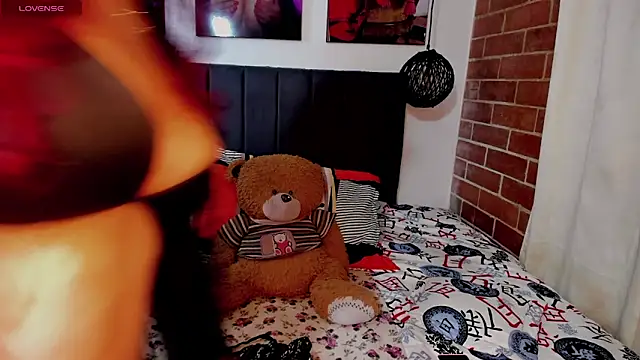 kyliejenner hot online show from November 2, 1:31 am