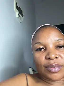 Snapshot of slimcateee chatting on October 9, 8:24 pm slimcateee online show from October 9, 8:24 pm