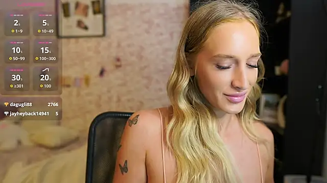 Snapshot of Nicolette__Shea_ chatting on September 11, 9:53 am Nicolette Shea online show from September 11, 9:53 am