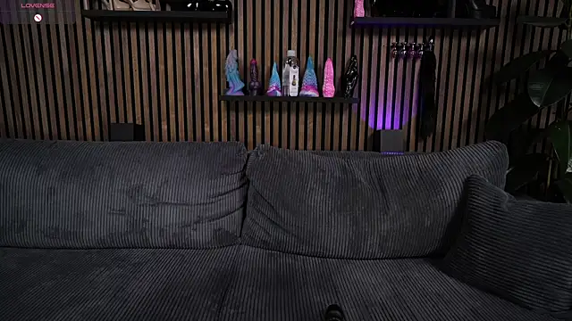 ClaraStylezZ online show from April 26, 7:22 pm