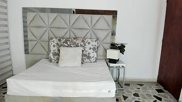 Snapshot of nina_pons chatting on September 8, 11:15 pm nina pons online show from September 8, 11:15 pm