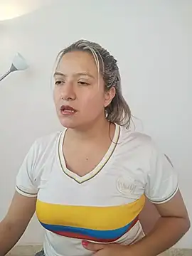 valeriahunter1 online show from June 23, 9:35 pm