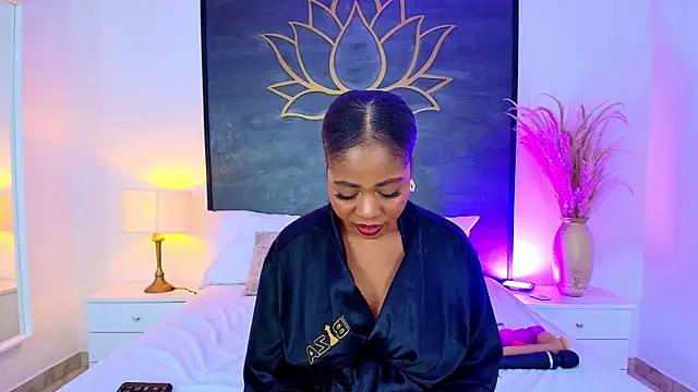 AlisonTravis online show from April 24, 2:58 am