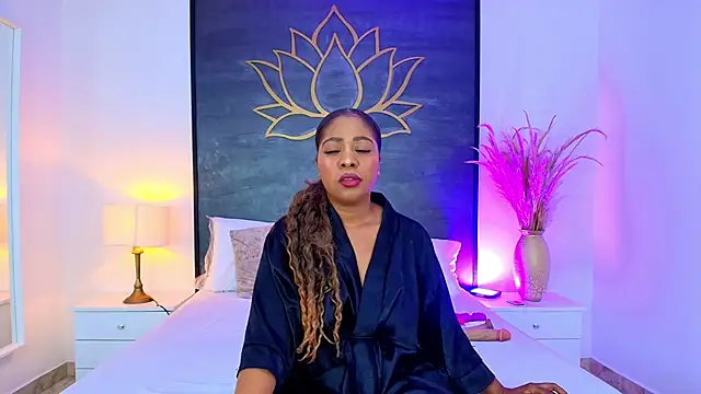 AlisonTravis online show from April 26, 3:26 am