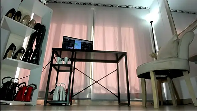 Snapshot of solsmithxx chatting on October 9, 8:02 pm solsmithxx online show from October 9, 8:02 pm