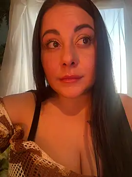 DaisyStreet online show from April 25, 4:59 pm