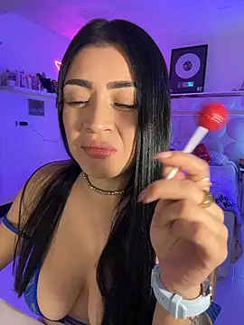 lucianaroy online show from April 24, 3:42 am