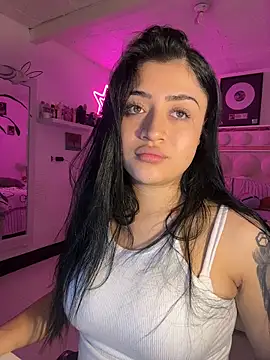 lucianaroy online show from April 25, 5:10 am