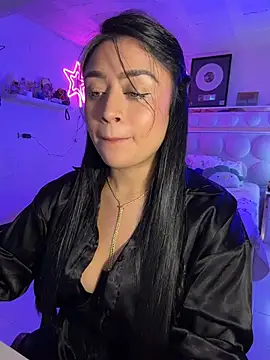 lucianaroy online show from April 20, 8:56 pm