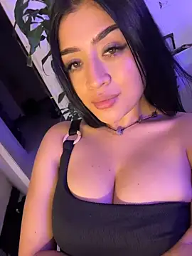lucianaroy online show from June 8, 2:01 am