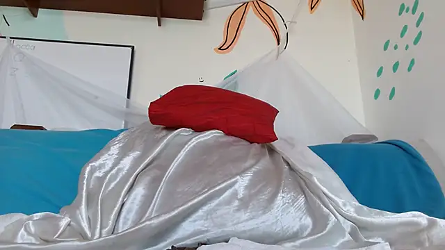 lupita84 online show from December 21, 6:23 pm