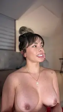 Alison Diaz17 online show from April 21, 2:04 am