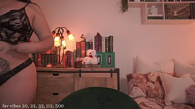 EmilyxRose - online show from April 29, 5:15 pm