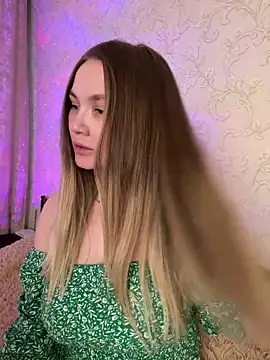 AmeliaAllem online show from March 25, 12:30 pm