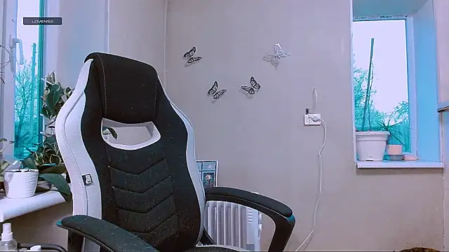 RosaJil online show from April 25, 4:59 pm