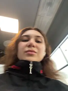 QuitieLia online show from April 24, 2:09 pm