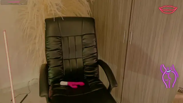 LindseyMoss online show from March 3, 12:38 am