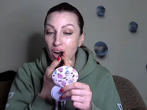 Jillian Pattie online show from November 25, 2:52 pm