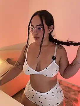 anniesweet02 online show from April 18, 12:46 am