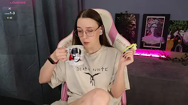 Sweet frosti online show from April 26, 3:26 am