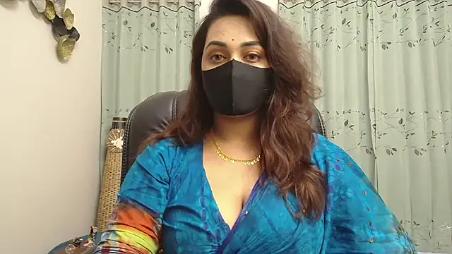 Snapshot of OH-Monica chatting on October 14, 7:38 pm OH-Monica online show from October 14, 7:38 pm