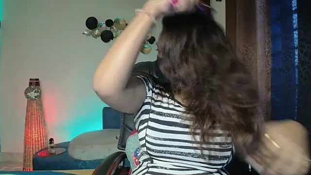Snapshot of OH-Monica chatting on September 21, 2:43 am OH-Monica online show from September 21, 2:43 am