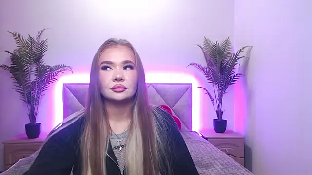 StacyYellig online show from November 7, 8:47 pm