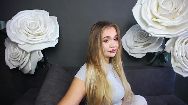 StacyYellig online show from September 8, 2:16 pm