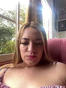 Snapshot of eva__xox chatting on October 17, 8:01 pm eva xox online show from October 17, 8:01 pm