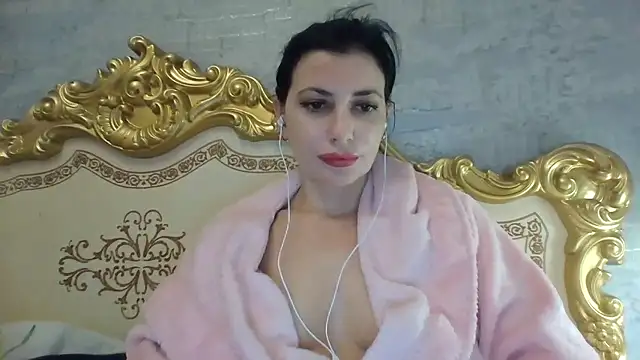 Snapshot of StunnigArt chatting on October 17, 5:21 am StunnigArt online show from October 17, 5:21 am