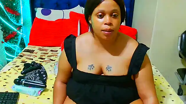 THESHORTQUEEN online show from January 11, 8:14 pm